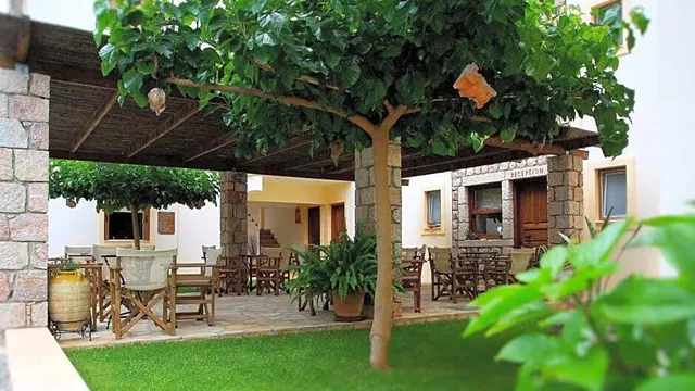 Atalanti Hotel Kyparissi