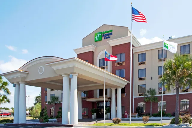 Holiday Inn Express & Suites Douglas by IHG