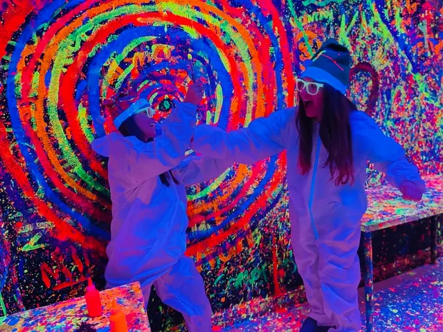 Mad Splatter Apex - Pottery, Splatter, and Canvas Paint Studio