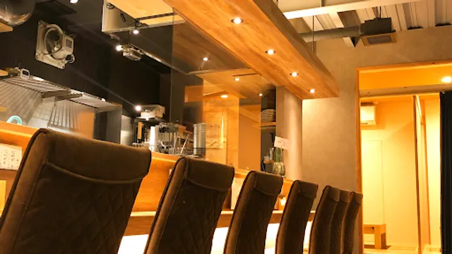 炭火焼鳥８ えいと