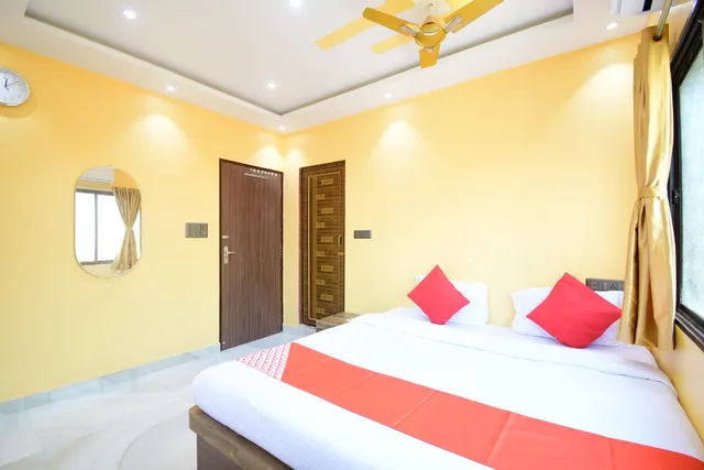 Hotel REDWOOD PLAZA (Pankaj Gupta)