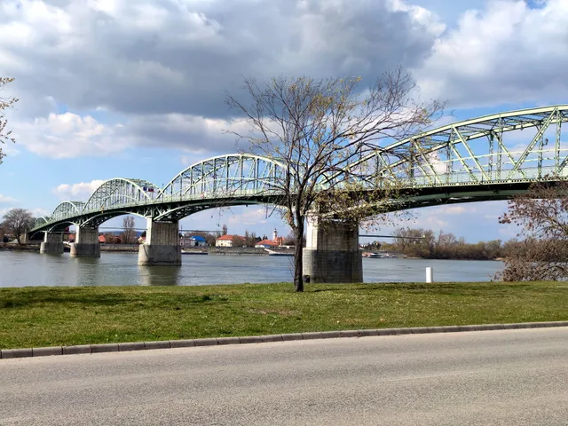 Mária Valéria híd Esztergomi hídfő