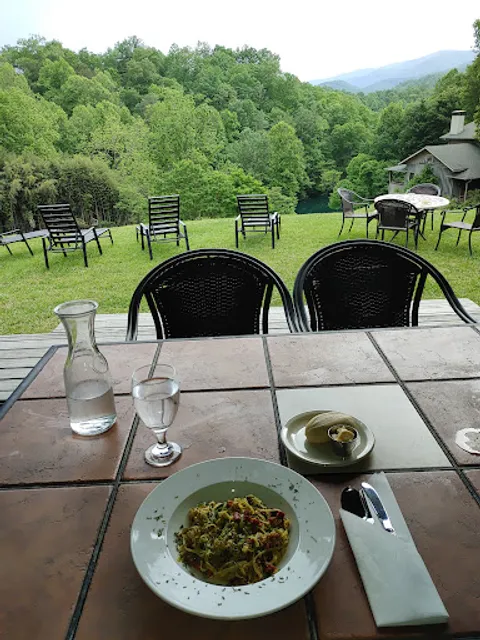 Kallisto Restaurant and Lounge at Nantahala Village
