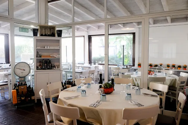 WIN Restaurant & Drink