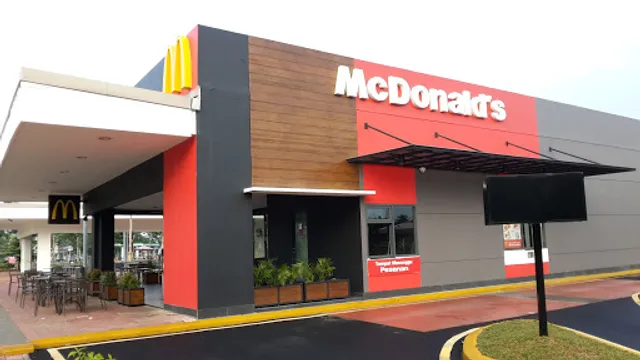 McDonald's Summarecon Digital Center