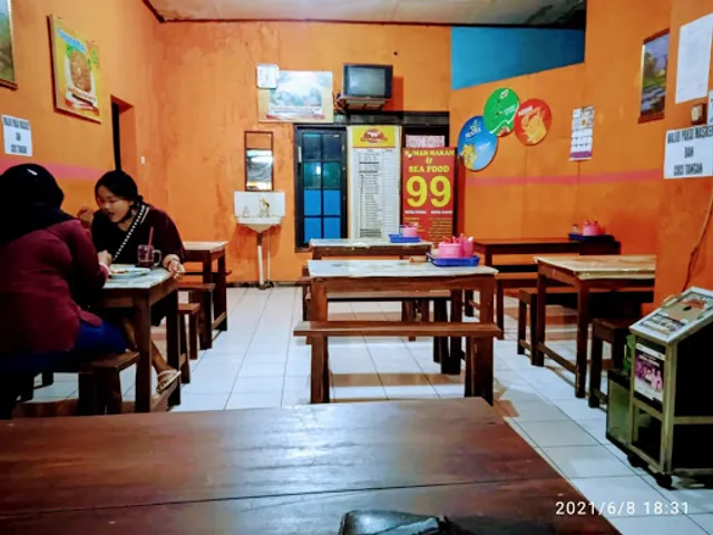 Rumah Makan Seafood "99" Pandeyan