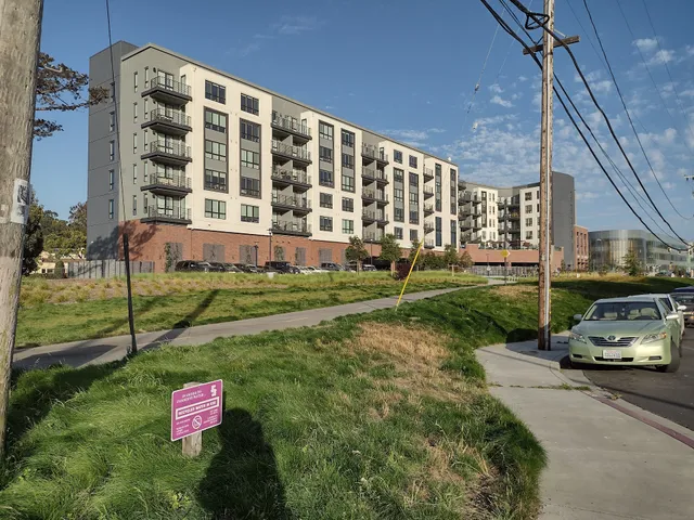 Peninsula Pines Apartments