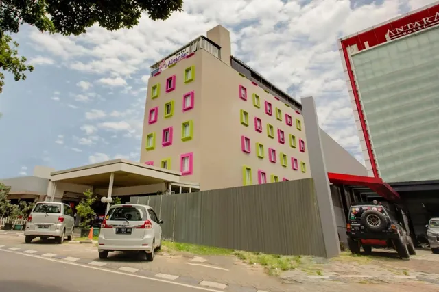 Aleander Hotel Pasar Baru Mitra RedDoorz