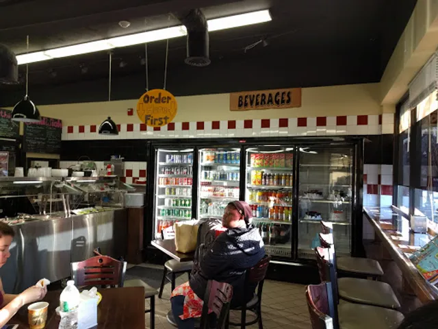 Modelo's Market Cafe