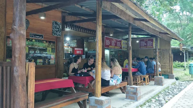 Bamboo Resto benang kelambu