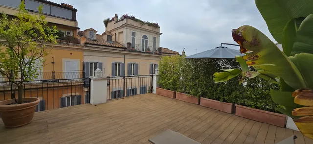 Flâneur - Rooms & Suites