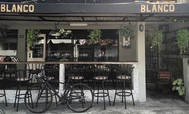 Blanco Coffee And Books