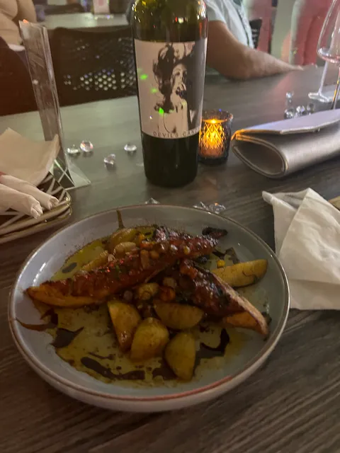 Pal’ Parque Restaurant and Sport Bar