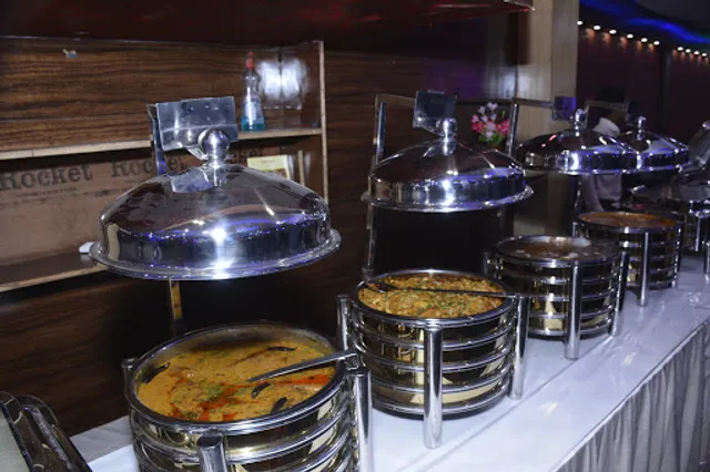 Le Chef Restobar & Banquet