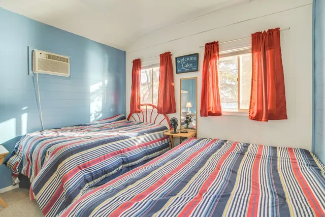 Pet-friendly Cabin on Star Lake: Fire Pit & Grill!