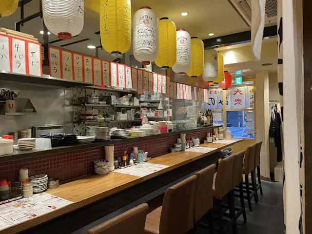 鉄なべ餃子と焼きとり 大衆酒場みのる