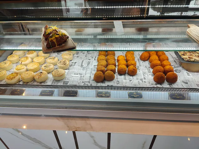 Busy Bee Cafe Sliema