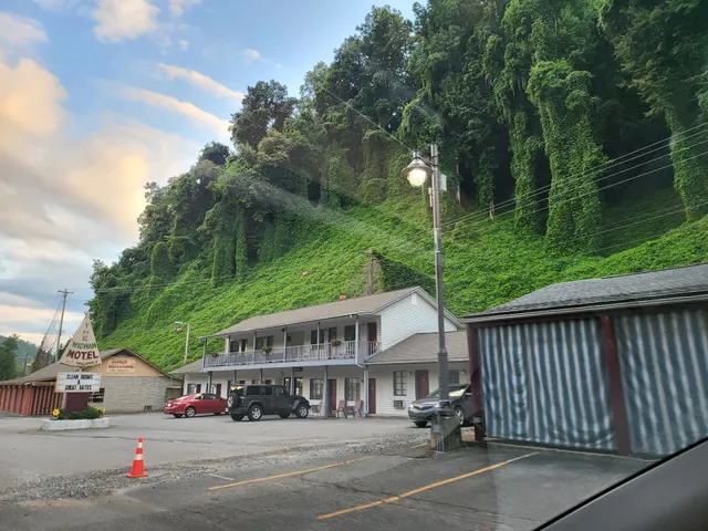 Wigwam Motel & Craft Shop