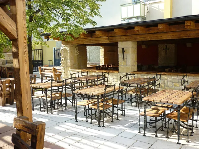 TROJKA reštaurácia & pub