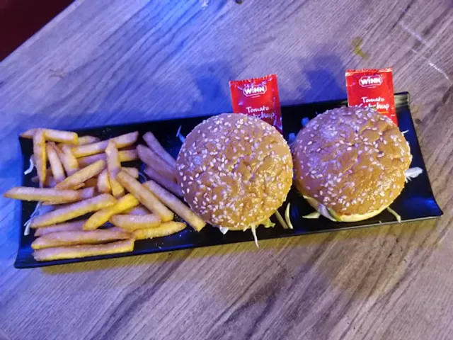 CHOCOLATE CLOUD CAFE