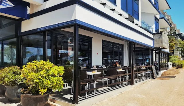 Finlay's East Beach Cafe