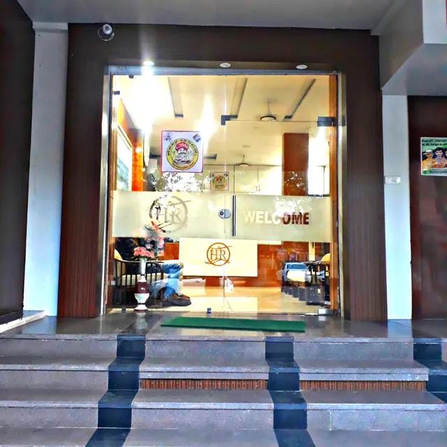 Capital O 39331 Hotel Retaj