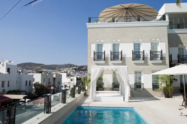 Ena Boutique Hotel & Residences