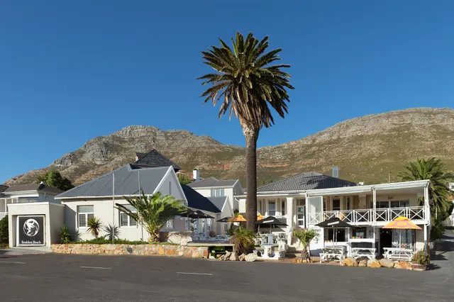 Boulders Beach Hotel, Bayella Cafe and Curios