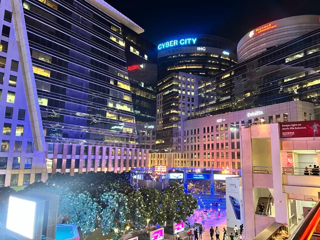 DLF CyberHub (Gurugram, Haryana)