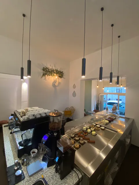 Fancy Pasticceria, Specialty coffee & Croissant