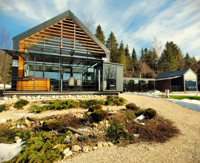 Lake Forest Dedinky Resort