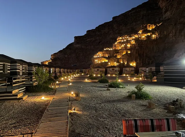 Sharah Luxury Camp
