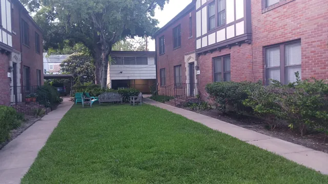 North Boulevard Apartments