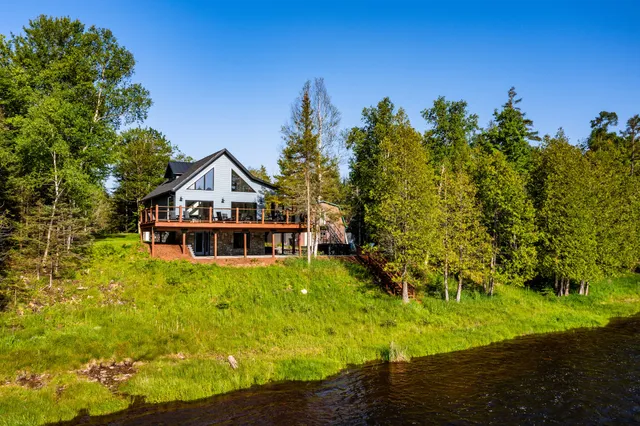 The Kingfisher Lodge