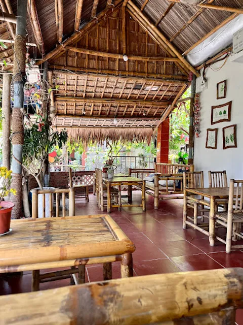 Nhà Lá Thuyền Dừa , Cơm Nhà & Cà Phê