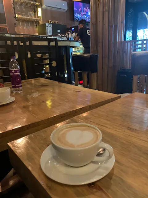 HOLIDAY CAFÉ &! Holiday Home Stay