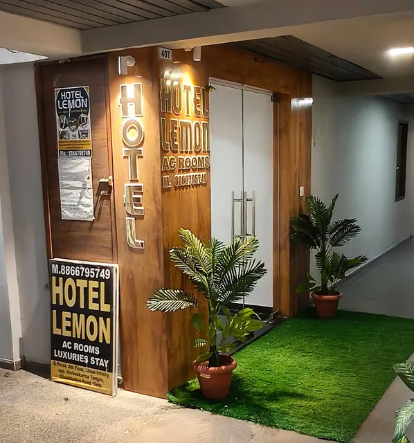 Hotel Lemon chandlodiya gota