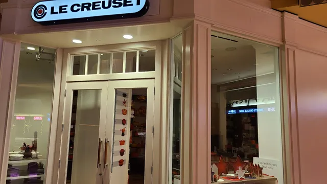 Le Creuset Boutique
