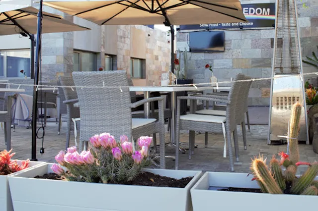 Land of Freedom restaurante y tapas bar