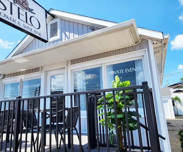 Stelo Flower & Wine Bar