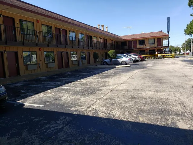 Super 7 Inn Memphis-Graceland Hotel