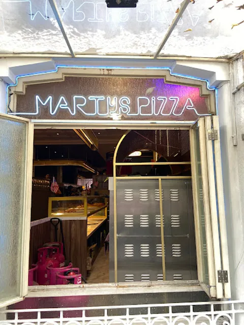 Marty's pizza