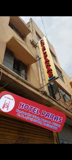 Hotel Paras