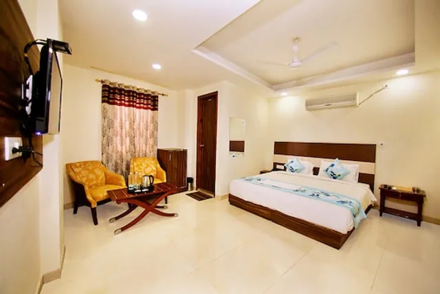 Hotel Paras Delhi Airport