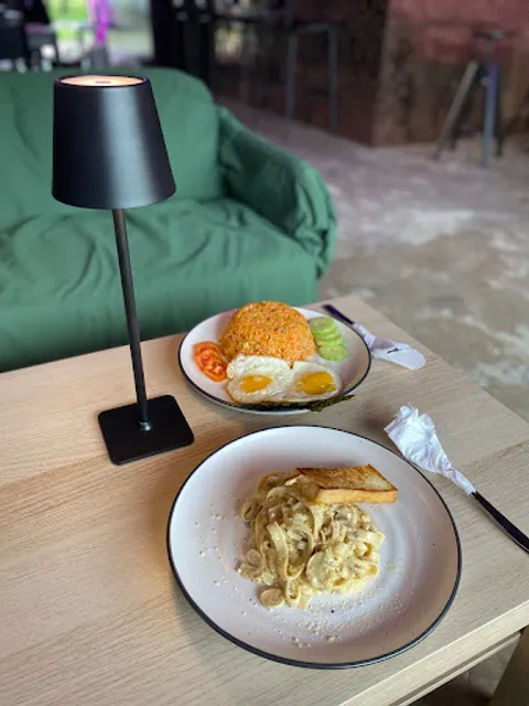 la dolce vita cafe & pub