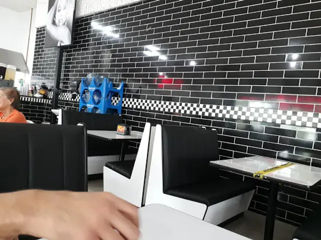 Amerix Burger Plaza Vestir.