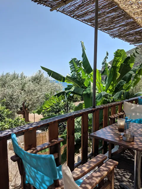 Karadi coffee snack bar