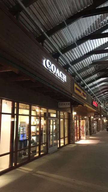 COACH Outlet