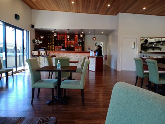 Maslina Bar and Grill