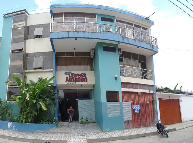 BREST AMAZON TARAPOTO PERU